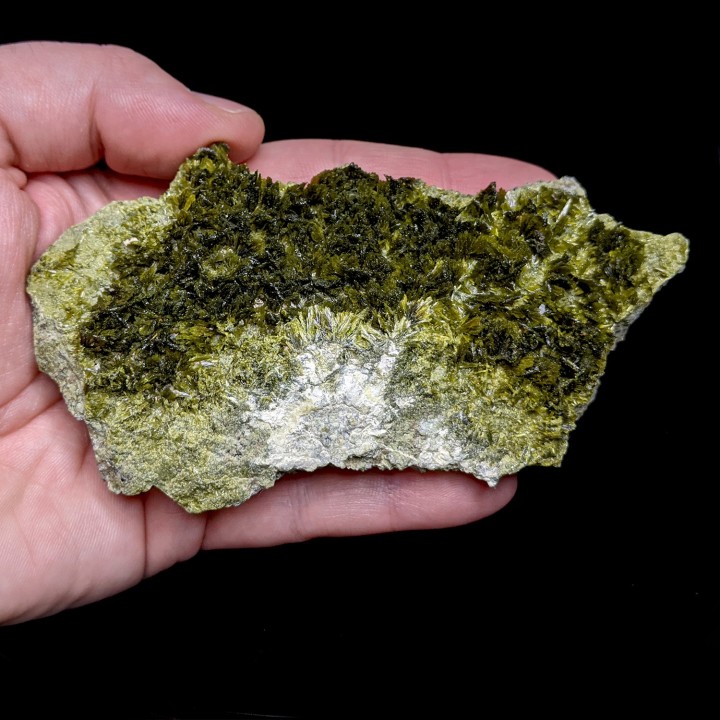 Epidote, Alicante, Espagne, 263 g