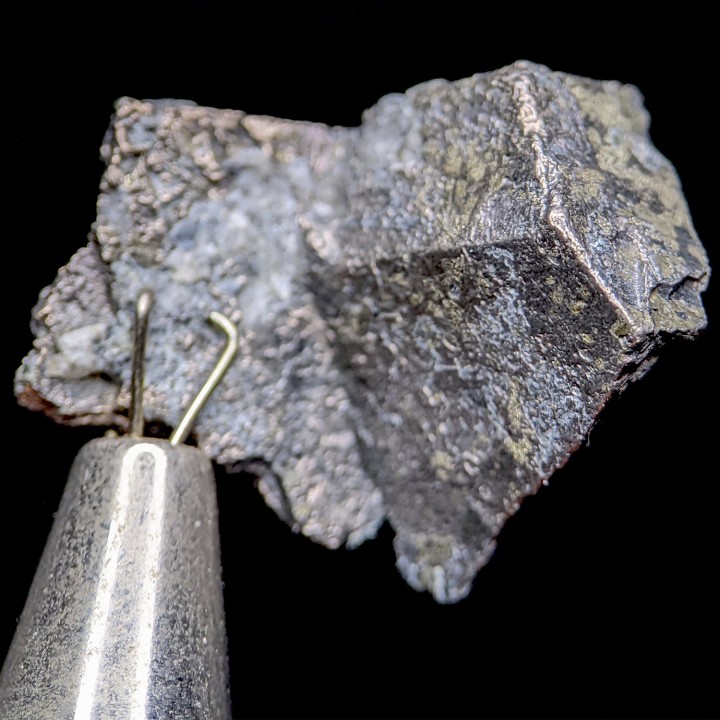 Native bismuth, Dayu Co., China, 1.9 cm
